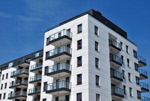 Rental property cash flow calculation using rental income expenses and debt service